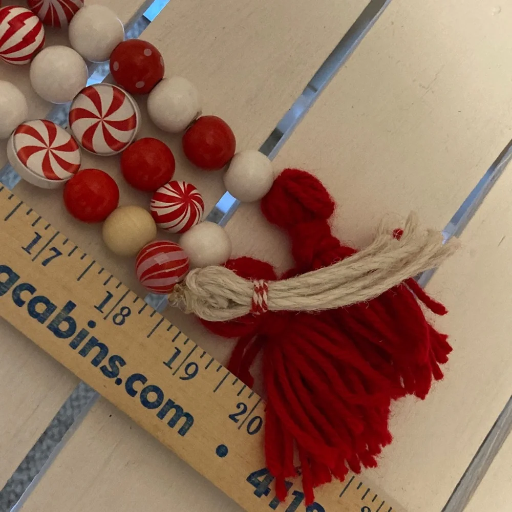 HAND CRAFTED FARMHOUSE TIERED TRAY WOOD GARLAND Set of 3 RED WHITE CHRISTMAS